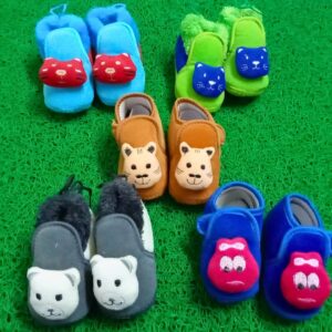 Baby Animal-Themed Soft Booties – 6 Adorable Designs for Little Explorers (0-12 Months) Baby Animal-Themed Soft Booties – 6 Adorable Designs for Little Explorers (0-12 Months)